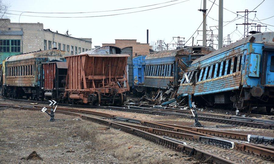 Як виглядає потужний в минулому залізничний вузол в Дебальцевому? (ФОТО)