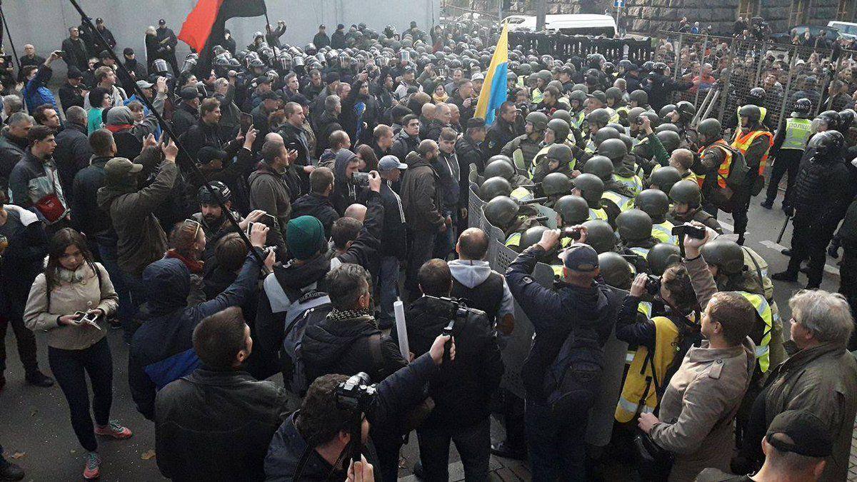 Поліція порушила справу через сутички під Верховною Радою