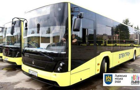 У Львові поліція затримала ще три автобуси найбільшого перевізника