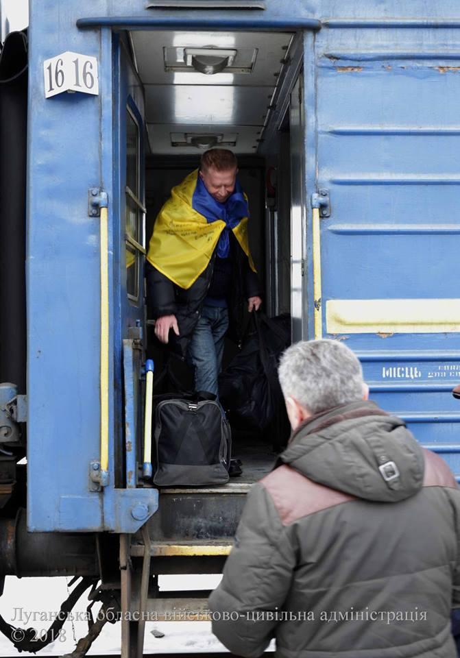 Як на Луганщині зустрічали звільненого з полону Анатолія Костеннікова (ФОТО)