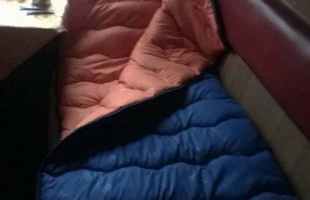 У вагонах «Укрзалізниці» з’явилися нові ковдри (ФОТО)