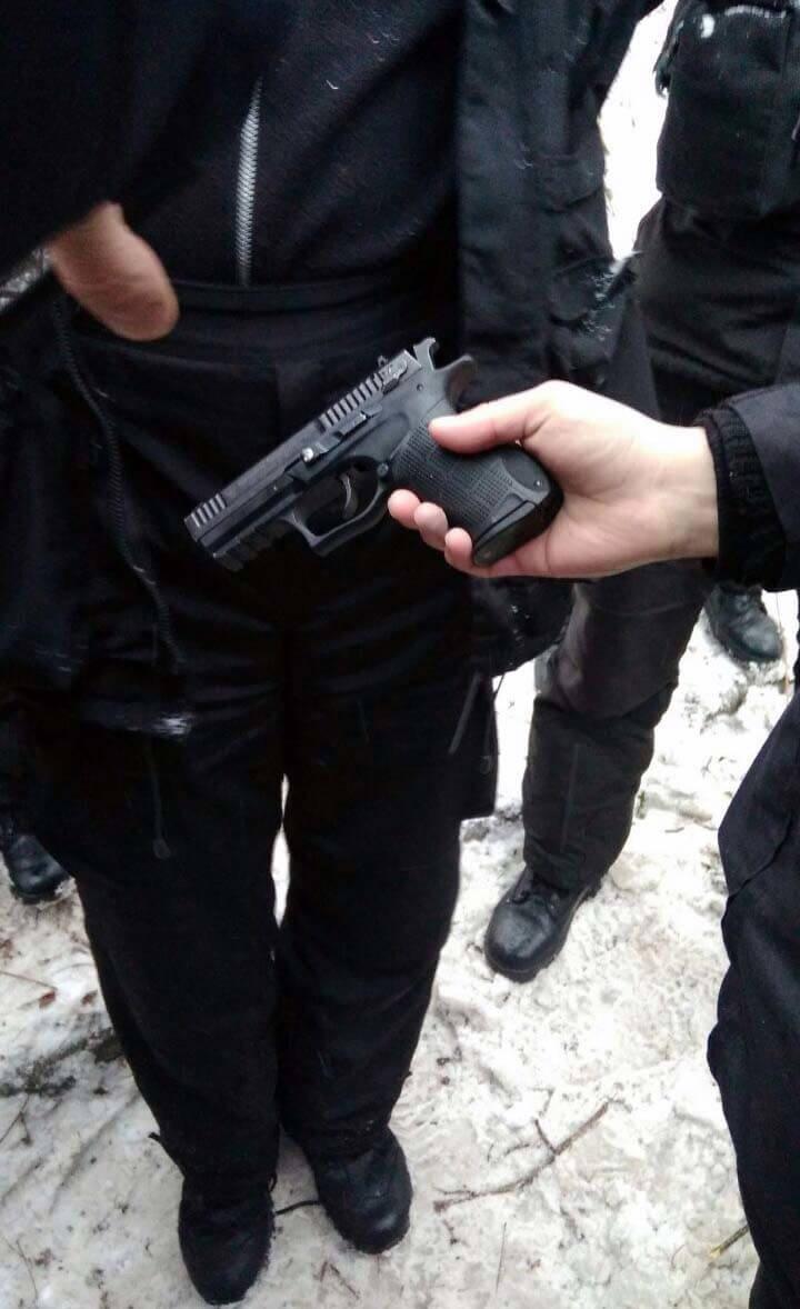 Поліція відкрила провадження через поранення поліцейського під час засідання у справі Труханова