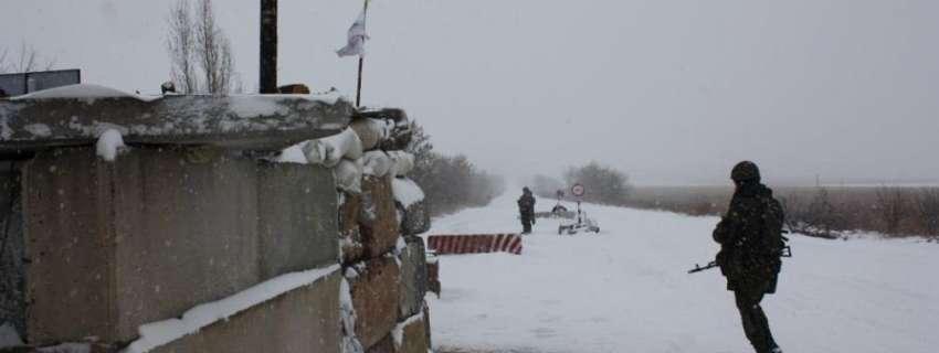 Бойовики продовжують обстріли, один український військовий поранений, — штаб