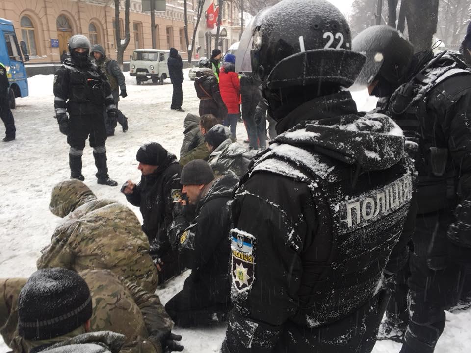 З більшістю затриманих під Верховною Радою відсутній зв'язок