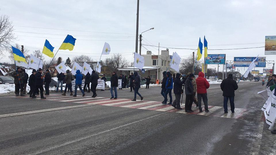 Аграрії перекрили основні дороги України через сою та ріпак (ФОТО, ВІДЕО)