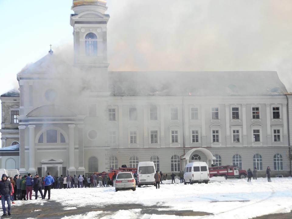 На Львівщині горів колишній колегіум єзуїтів (ФОТО, ВІДЕО)