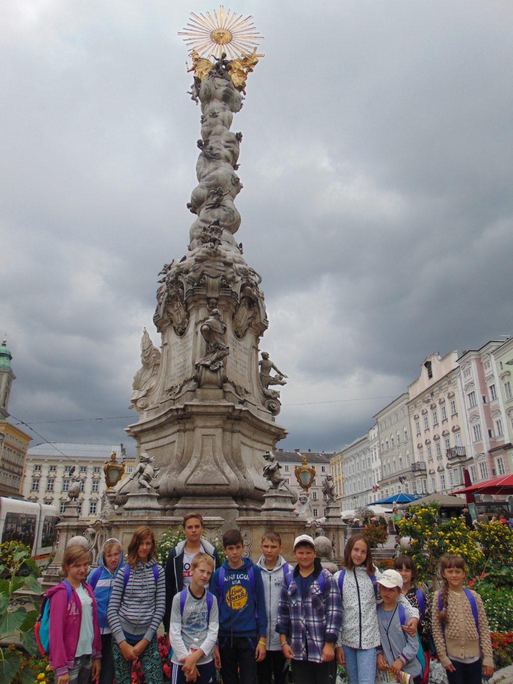 Директорка інтернату в Новоайдарі погрожує батькам, які збираються на благодійний обід, - Ганжа