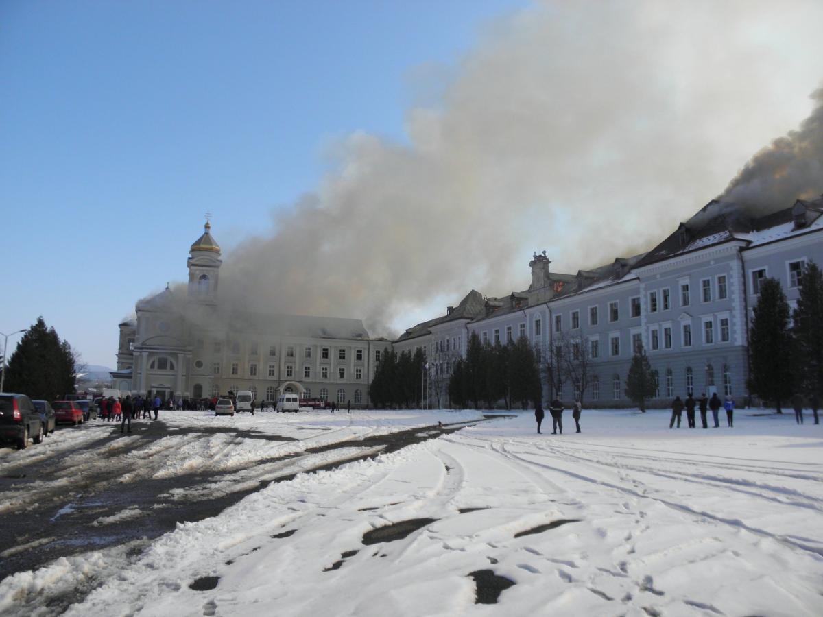 Пожежа у Колегіумі єзуїтів на Львівщині: коментар журналіста