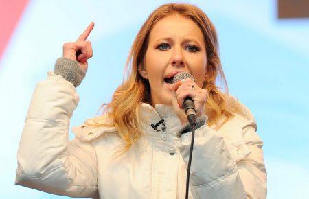 Візит Ксенії Собчак до анексованого Криму — політична шизофренія, вважає Клімкін