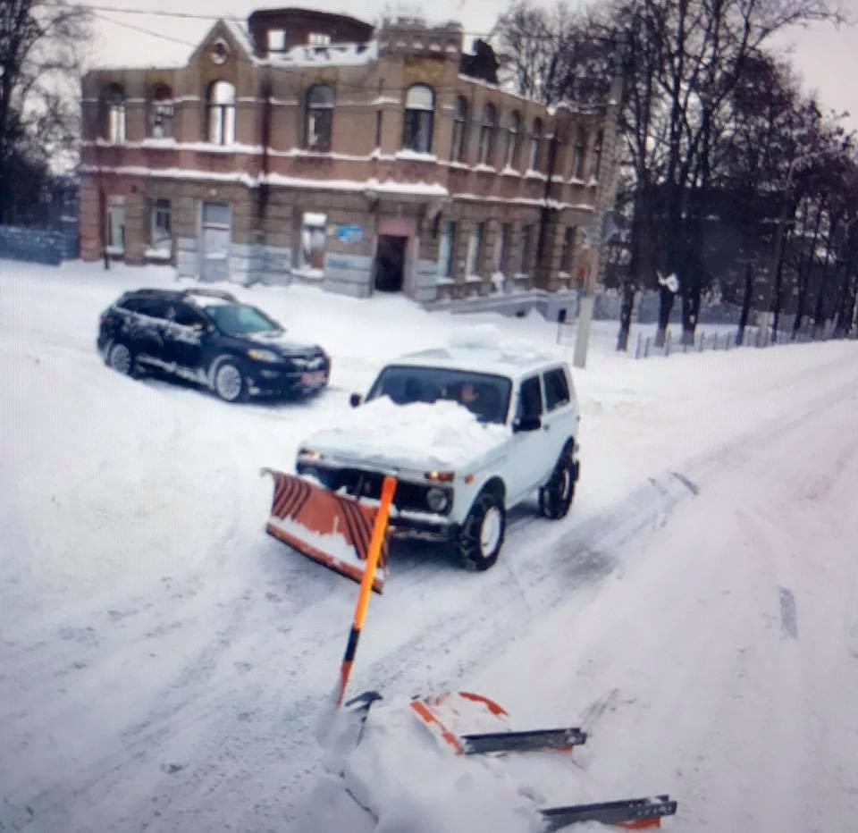 У Дніпрі оголосили вихідні через снігопади