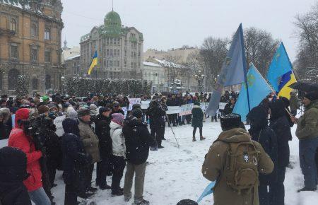 Віче у Львові: містяни закликали не визнавати вибори президента РФ у Криму (ФОТО)