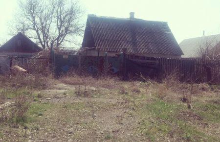 Без газу, води та під обстрілами: правозахисники показали життя села на лінії фронту (ВІДЕО)