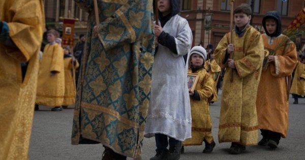 Петербургом іде дитяча хресна хода (ФОТО)