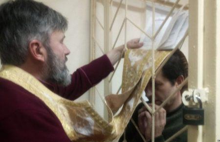 Кримський Архієпископ Климент відвідав Балуха: «Духом він сильний»