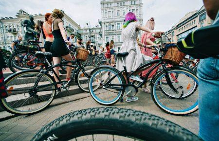 Петиція: у Києві просять дозволити перевозити велосипеди в метро