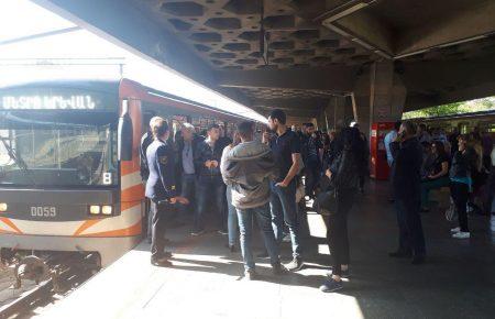 У Єревані протестувальники заблокували метро (ФОТО, ВІДЕО)