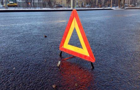 На Львівщині мотоцикліст врізався у візок з дитиною