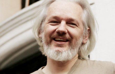 Засновника Wikileaks позбавили додаткової охорони