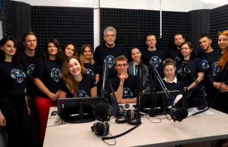 Збираємо кошти на щоденні прямі ефіри Громадського радіо у червні