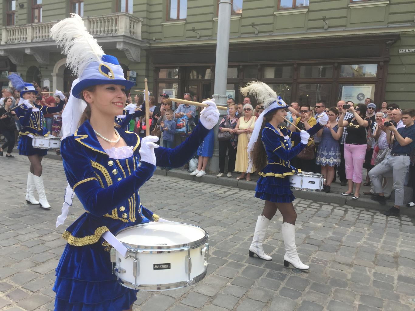 Король та півторитисячна хода – як у Львові святкують день міста (ФОТО)