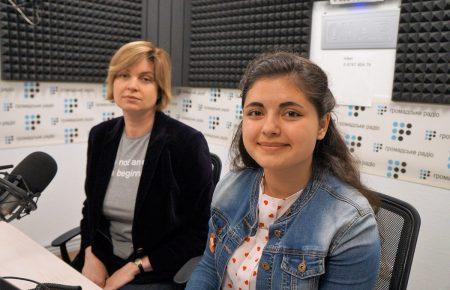 Дети из прифронтового поселка показали спектакль о себе в четырех городах Украины