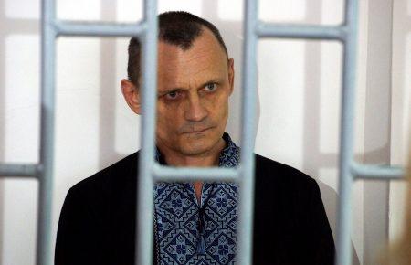 Політв’язень Карпюк просить українських фанатів не їздити на чемпіонат в Росію, – адвокат