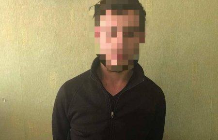 Підозрюваного у нападі на пенсіонера у Києві залишили під домашнім арештом