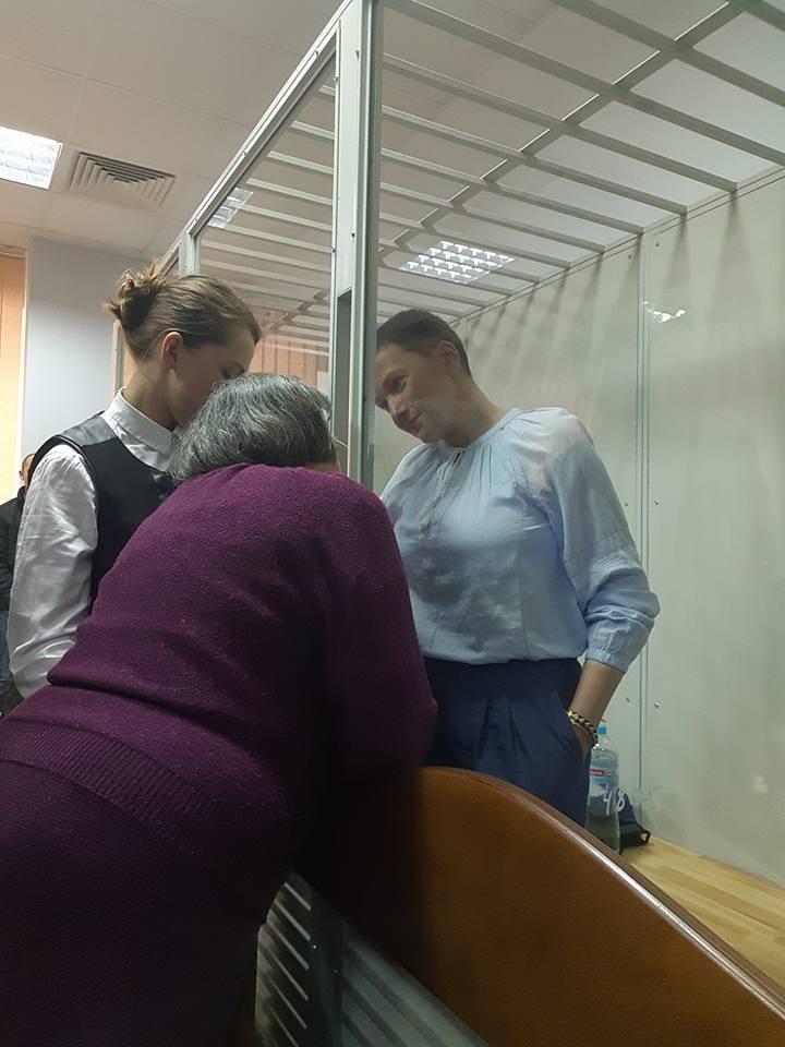 Савченко в суді відмовляється від адвоката