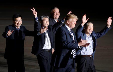 Звільнені у КНДР в'язні прибули до США  (ФОТО, ВІДЕО)