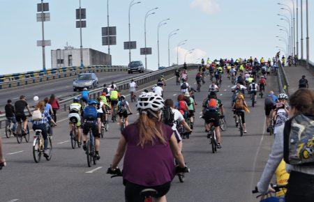 Велосипеди «для масажу» та троєщинський креатив: як їздили на Велодні у Києві (ФОТОРЕПОРТАЖ)