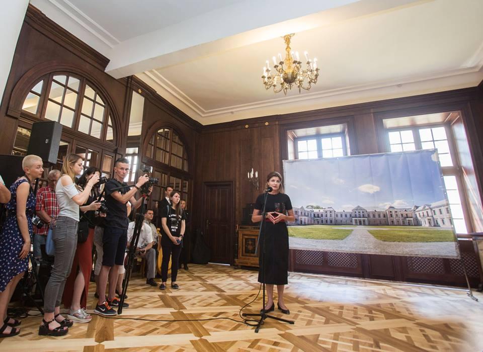 На Тернопільщині відреставрували частину Вишнівецькиго палацу (ФОТО)