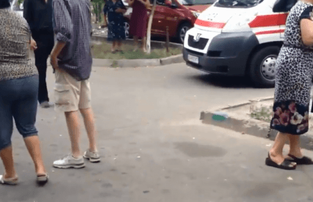 На подвір'ї у Києві стався вибух, постраждали 4 дитини
