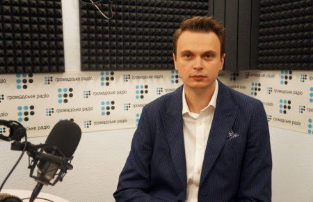 Політики, які планують їхати на матчі ЧС в Росію, могли б одягнути футболки з написом Free Sentsov, - політолог