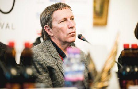 «Тримаюся і впевнений у перемозі»: російський кінокритик Плахов опублікував лист від Сенцова