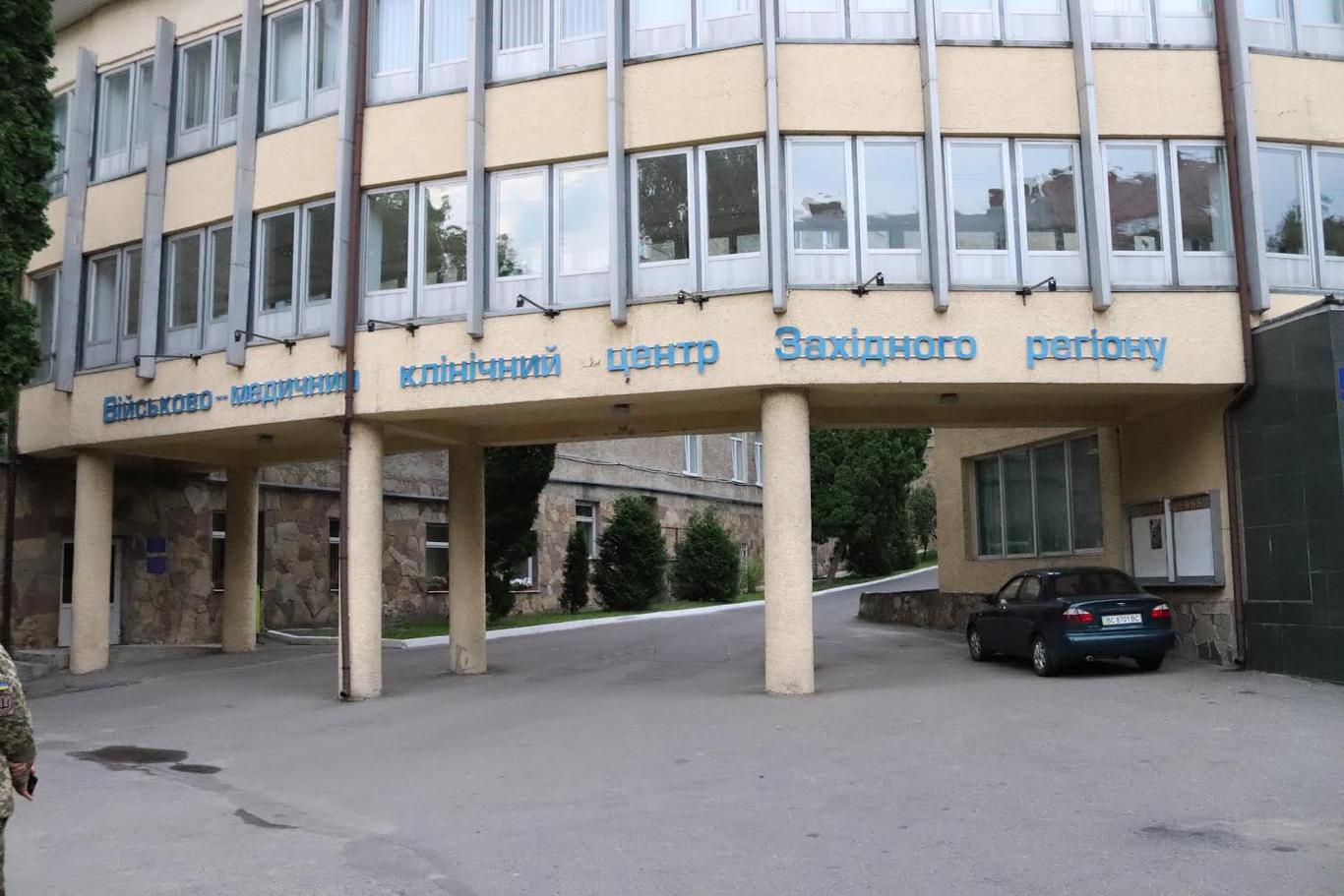 Троє військових, поранених вчора на Рівненському полігоні,  - в реанімації
