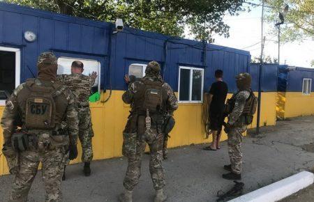 СБУ затримала інспектора одеської митниці, "тіньова каса" якого складала понад 20 000 грн на день (ФОТО)