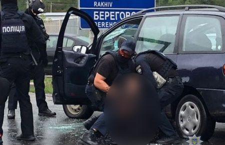 Поліцейські на Закарпатті провели спецоперацію, щоб затримати групу наркозбувачів (ВІДЕО)