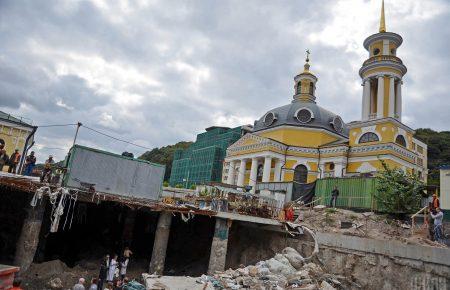 Додаткові угоди до планів, що можуть зруйнувати Поштову площу, підписували члени команди Кличка, - рух «Чесно»