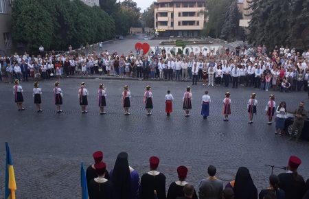 Ужгород зустрів схід сонця молитвою за Україну (ФОТО)