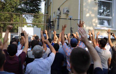 «Суд» у Криму продовжив арешт чотирьом фігурантам справи Хізб ут-Тахрір до 9 жовтня (ФОТО)