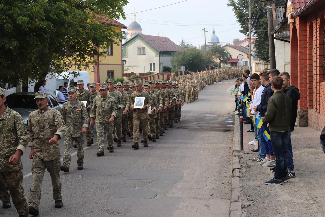 «Я не обирав війну, вона сама мене обрала» - на Львівщину повернулася 24-та бригада