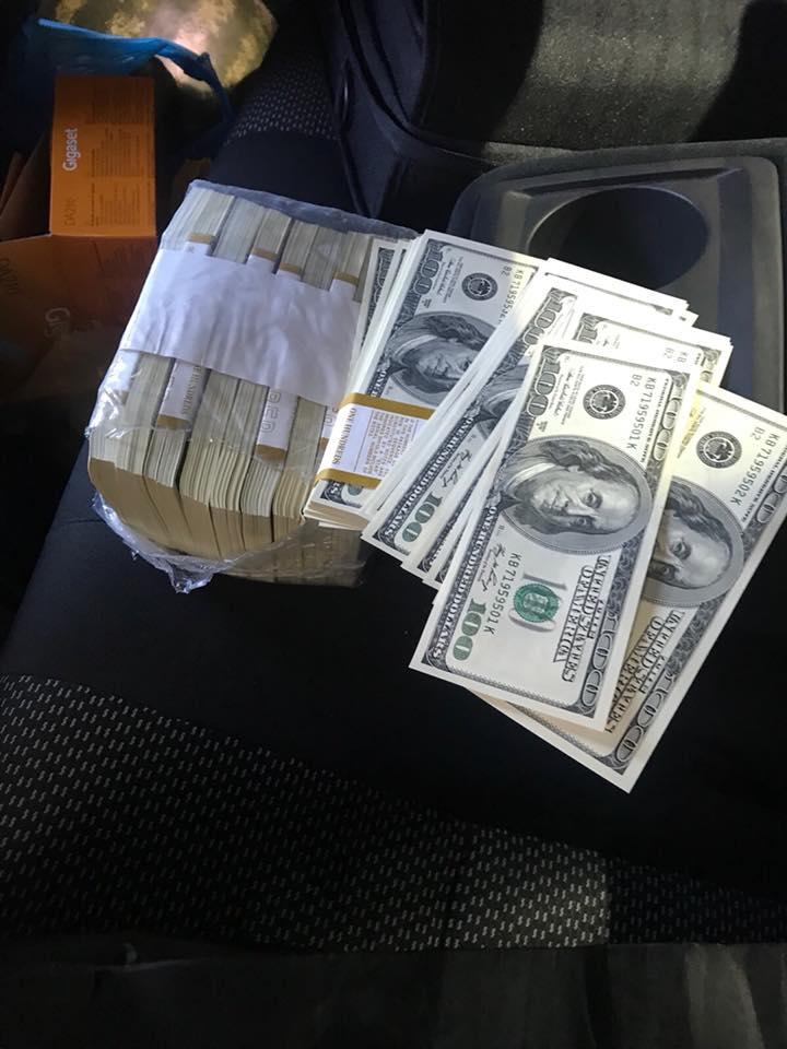 Екс-заступника голови правління «Укргазвидобування» затримали на хабарі, – Луценко