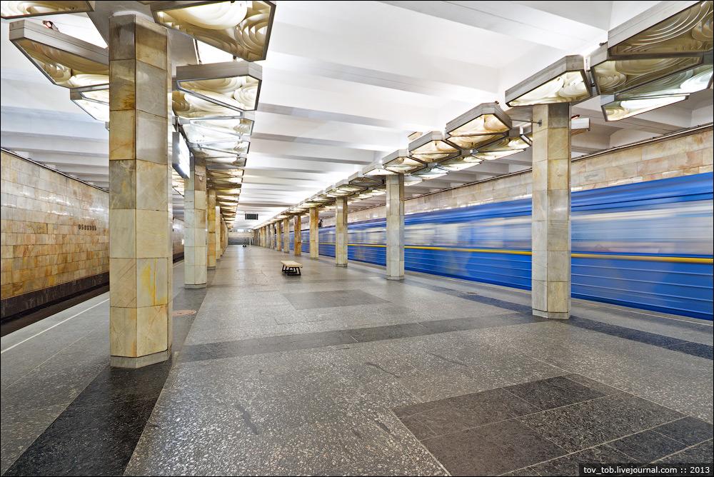 Поліцейському, який побив чоловіка на станції метро, оголосили про підозру