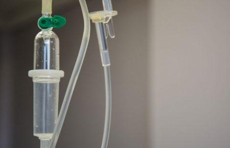 Поліцейський, якого вдарили ножем С14, втратив літр крові