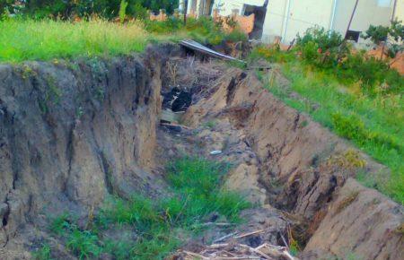 За 10 років зі схилів з'їжджає ціла вулиця, – геолог про зсуви в Чорноморську (ФОТО)