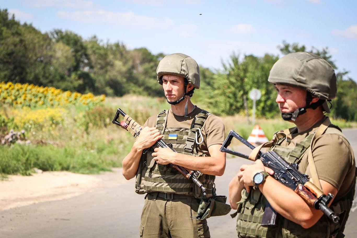 Військові затримали на блокпості поблизу Волновахи підозрюваних у співпраці з «ДНР»