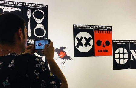 Російська правозахисниця відвідала Сенцова: «Здебільшого лежить, періодично з'являються болі в серці»