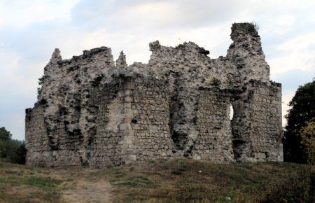 Відомий на всю Україну «замок тамплієрів» насправді ніколи їм не належав, — археологи (ФОТО)