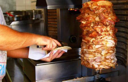 Отруєння шаурмою у Києві: кількість постраждалих перевищила 60