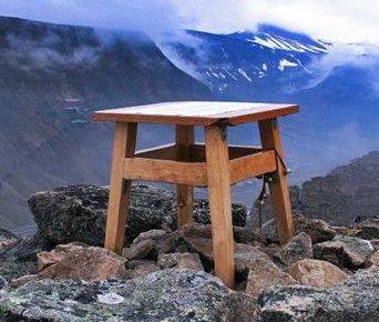 Крок до пригод: флешмоб з табуретом на Контрактовій